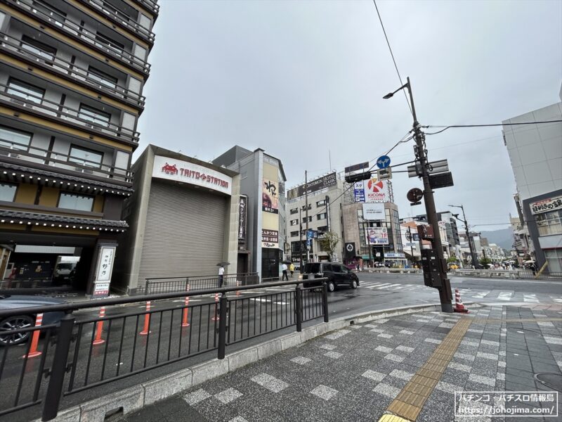 ＪＲ奈良駅から徒歩１分の場所に立地